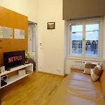 Cozy Apartment With Garage